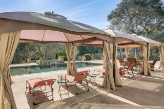 Pool, Peacocks & Views! Lavish Retreat in Gilroy - 8