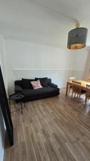 Cozy 2-bedroom apartment in vibrant Zurich - 7