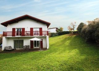 Maison Eztiena - Cozy Apartment and garden - 7