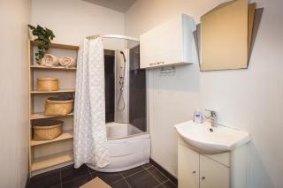 Families & Large Groups - 6 Bedrooms - 11 Guests - Central Location - 2