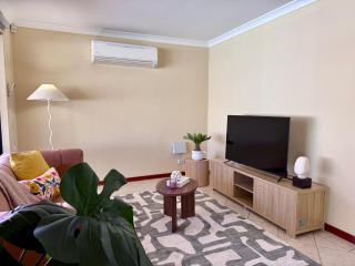 Stylish Central Retreat Minutes to Airport & CBD - 7
