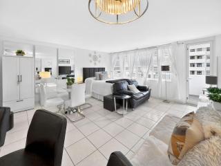 Miami Beach Studio with shared Heated Pool & Gym - 5