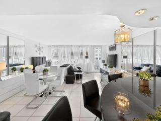Miami Beach Studio with shared Heated Pool & Gym - 4