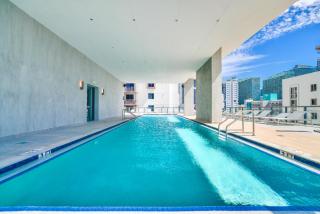 Modern Escape in Brickell w Pool & Gym - 4