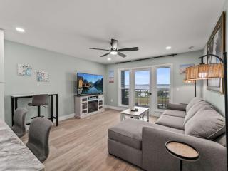 Cute Waterfront Condo Water Views Heated Pool - 5