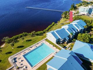 Cute Waterfront Condo Water Views Heated Pool - 0