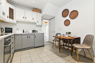 Wolfe Tone Apartment - 1