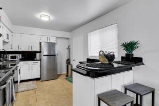 Kentucky Urban 2BR Near Downtown El Paso - 9