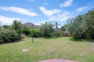 2BR Beachfront Escape in Largs North - 5