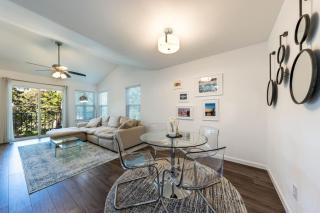 2BR 2BA Condo 10 Mins to Downtown, Steps to Zilker Park by Austin Vacay - 9