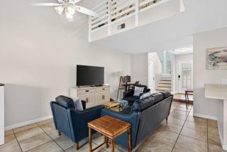 Emerald Escape - 3 Blocks to Beach - 2