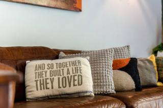 S Austin 3BR 2BA Sauna, Cowboy Pool and Deck, Near SoCo by Austin Vacay - 5