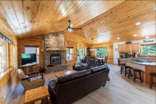 Willis Woods Cabin with Arcades and Fire Pit - 0