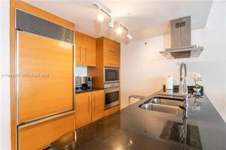 Miami Getaway in Icon Brickel 1BR in Downtown Miami - 9