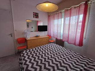 Appartement F2 avec Balcon, Ascenseur et Proche Thermes à Balaruc-les-Bains - FR-1-571-62 - 7