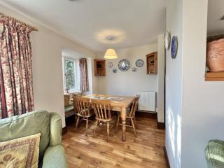 Ground Floor 3 Bed Apartment Rural Devon Sleeps 6 - 8