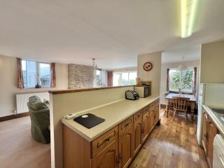 Ground Floor 3 Bed Apartment Rural Devon Sleeps 6 - 7