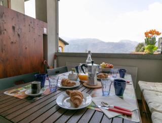 KG Lierna Lake View - 4