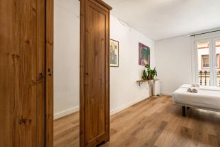 Renovated Apartment Charming Artistic Apartment - 3