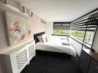 Cosy central house in St Andrews - close to golf, beach, university and free parking - 1