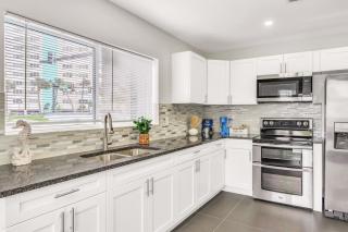 Loggerhead 101, 3BR, 3BA Oceanfront Heated Pool - 1