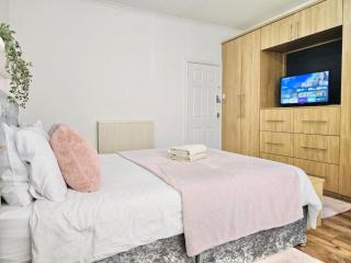 Cozy Home in Bootle - 4