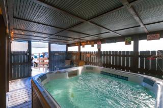 Hot Tub, Fire Pit! Massive Mt Vernon Hunting Lodge - 9