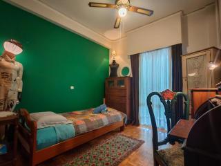 Retro private room in common apartment - 6