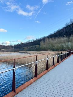 Parkside Luxury 3 bedroom home, 5 min to Ebbsfleet Station and has free Parking - 2