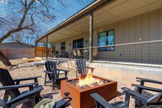 Axis Haus Pet friendly Hot tub Game Room - 6