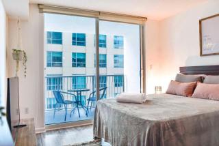 Studio W Panoramic Views Prime Comfort - 9
