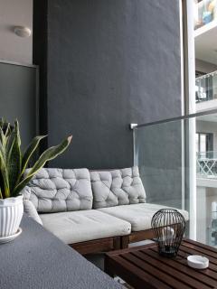 Industrial Chic Apartment Near AUH airport and Yas Island 2 - 6