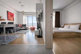 30th Floor-Skyline above a City - 0