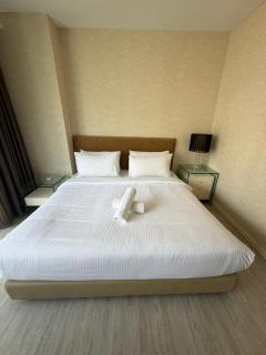 sleeping lion by near Orion Bukit Bintang Pavillion kl to Location by tawer view - 7