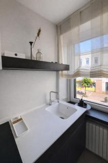 Downtown Boulevard View Residence - 8