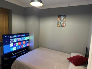 40 Kennett Gardens - 9