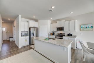 Shuttle to the Beach! Spacious Home in Millville - 4