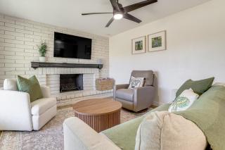 Snowbird Haven with Hot Tub! 3 Mi to Dtwn Chandler - 8