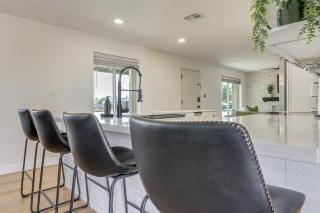 Snowbird Haven with Hot Tub! 3 Mi to Dtwn Chandler - 2