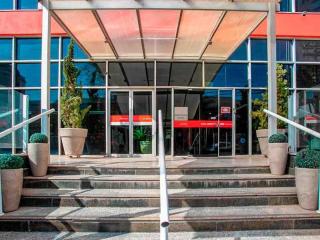 Carlton Plaza Americana - 9