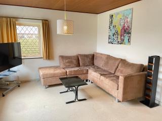 Premium Suite Villa, bath tub, billiards, piano, and fun board games - 1