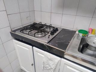 Comodo chalet, en una muy buena ubicación y rodeado de jardines - 1