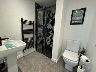 Lushlets City Centre house sleeps 35 - 4