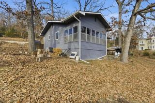 Charming & Cozy Waterfront Cabin at 21mm Near Shorty Pants - 0
