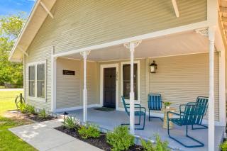 Cozy Cottage in the Heart of Johnson City - 7