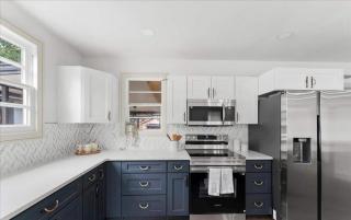 5 Bedroom Home in Avondale Jacksonville with Patio and Parking - 2