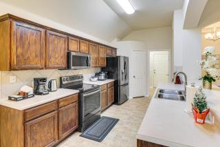 1 Mi to Lake Pflugerville! Charming Family Home - 3