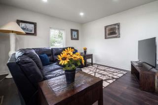 Charming Farmhouse w/Hot-Tub Near 290 Wine Trail - 7