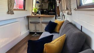 Narrowboat Dancing Queen - 5