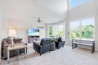 Sleeps 30! Decks, Docks & Lake Life! - 5